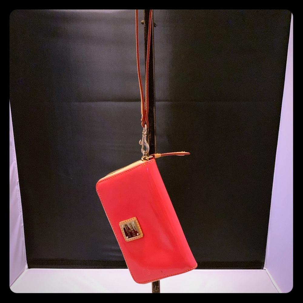 Wristlet wallet